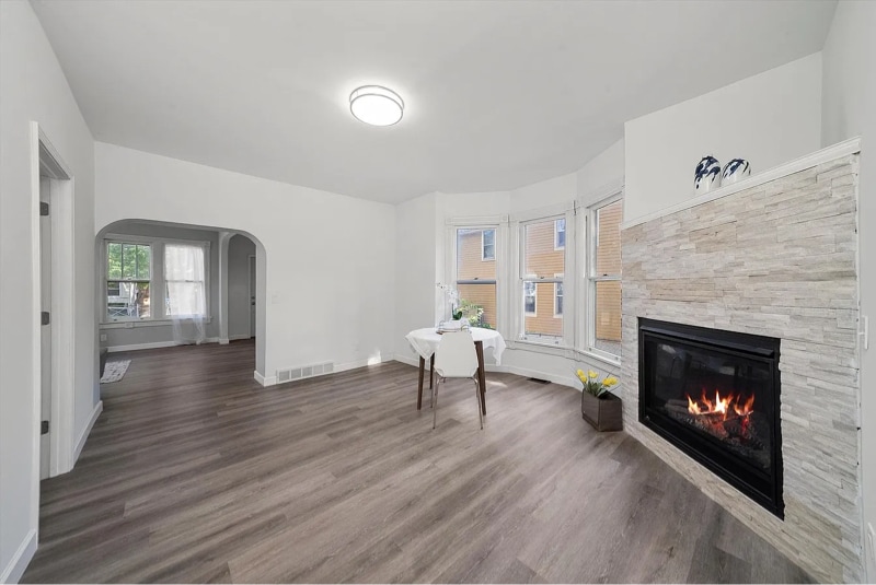 Building Photo - 628 S Liberty St