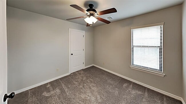 Building Photo - 616 Sally Ct