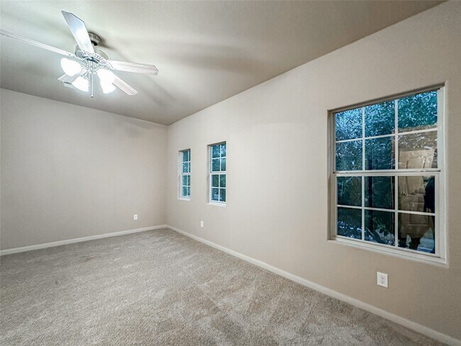 Building Photo - 16771 Mammoth Springs Dr