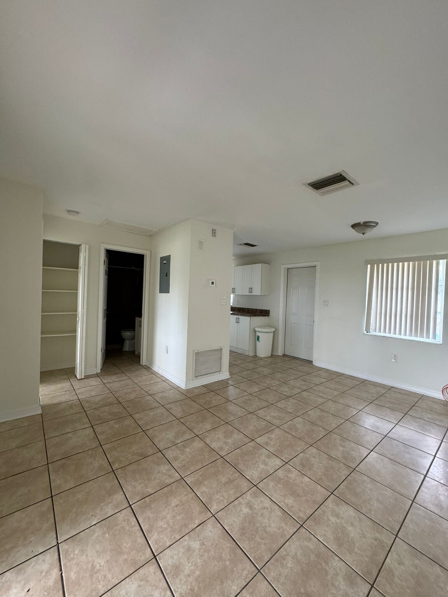 Building Photo - 230 SW 47th Ter