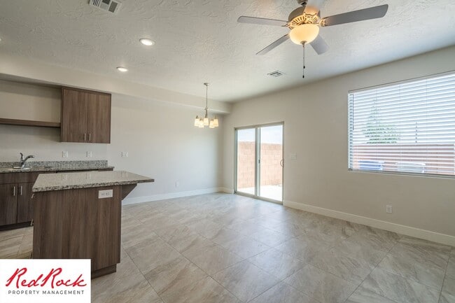 Building Photo - 1005 Tortoise Rock Dr