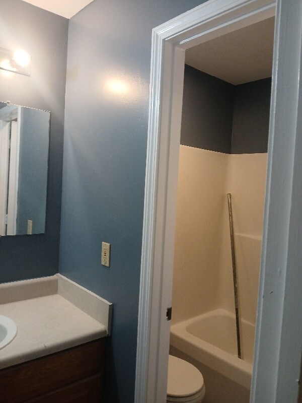 Building Photo - 205 H Ave