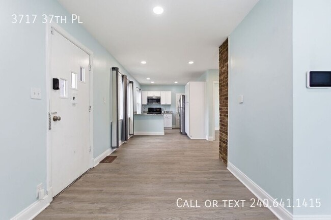 Building Photo - 3717 37th Pl