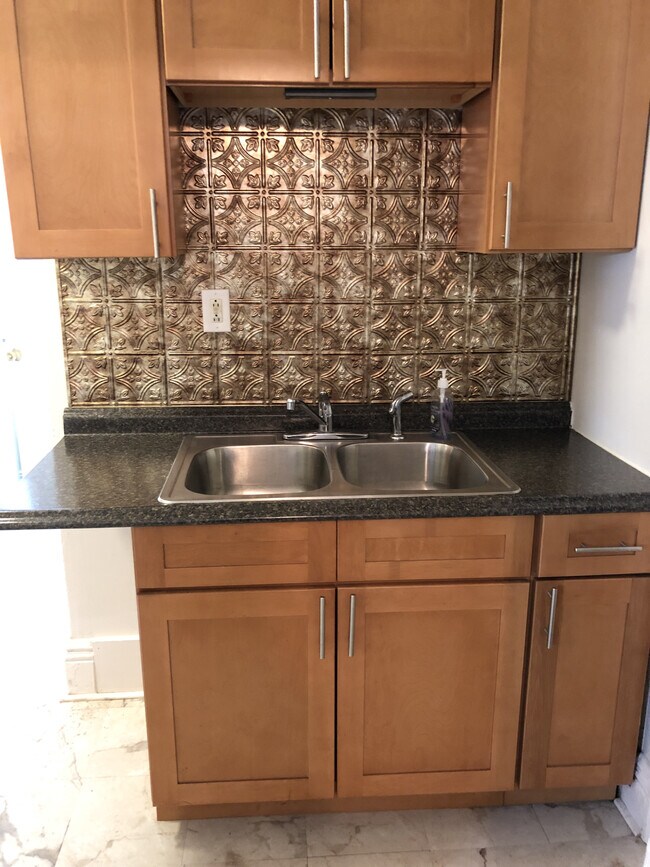 kitchen 3 - 17 Whitmore St