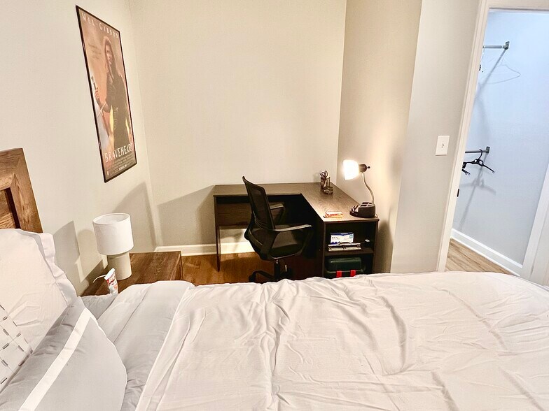 Lower Level Bedroom - 4531 Embry Rd