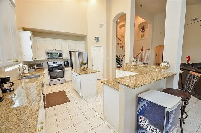 Building Photo - 1306 Ventura Canyon Dr