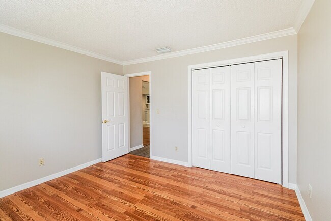 Building Photo - 9132 Hawkins Ct