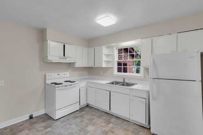 Building Photo - 1508 Beaufort St