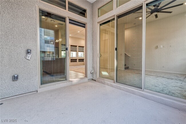 Building Photo - 643 Grey Saker St