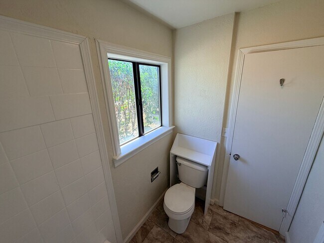 Building Photo - 7175 Webb Dr SE