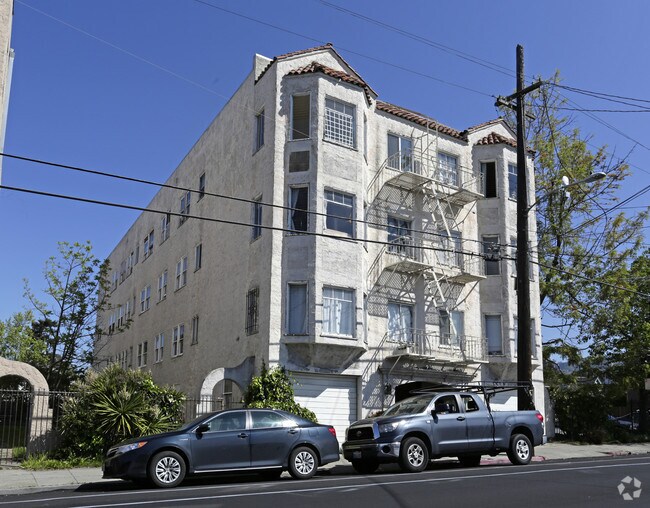 Building Photo - 642 Alcatraz Ave
