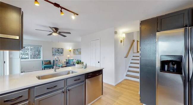 Building Photo - Stunning 5Bed 3.5Bath Modern Home on Spacious Lot in Quiet Boulder Cul-de-Sac