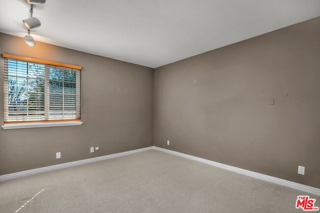 Building Photo - 7513 W 83rd St