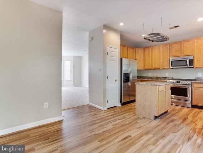 Building Photo - 6704 Dorothy Giles Ct