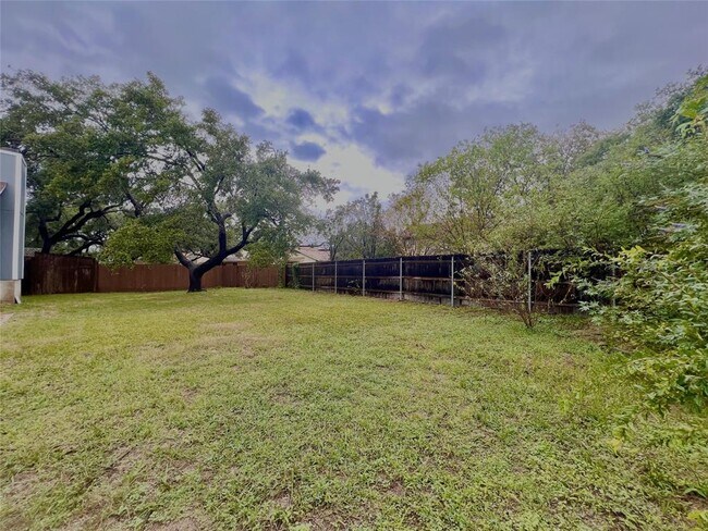 Building Photo - 11917 Meadowfire Dr