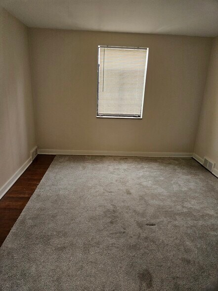 Bedroom - 609 Tingley Ave