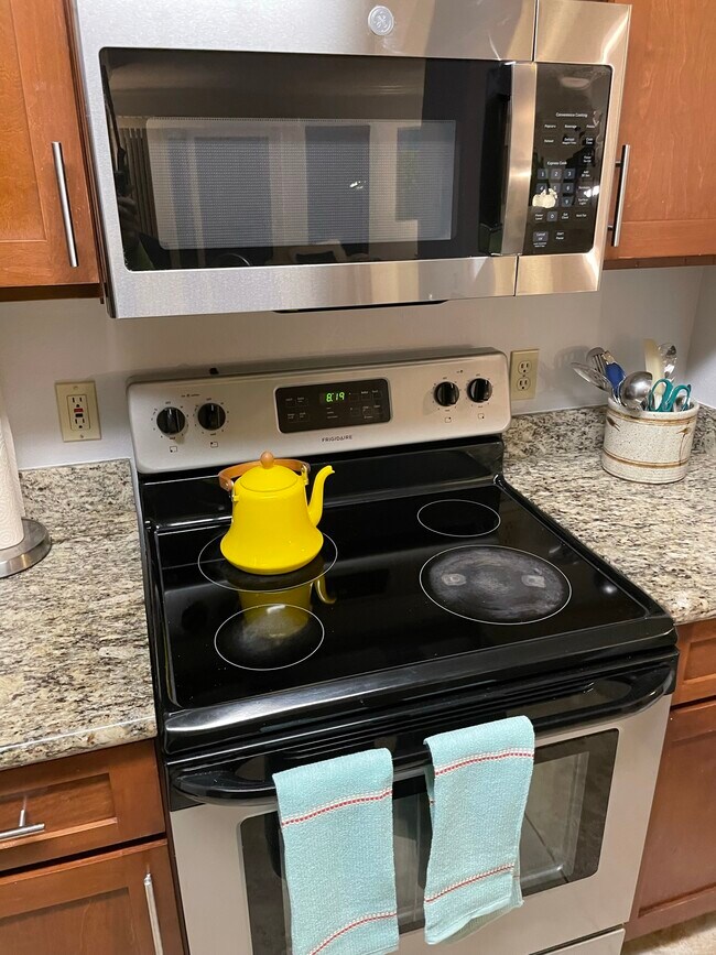 Kitchen - 12303 Harbour Pointe Blvd