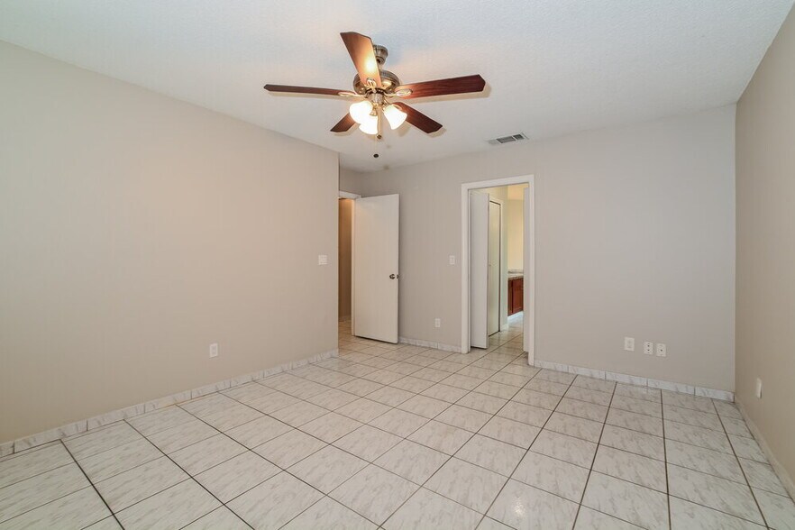 Building Photo - 1212 Abberton Dr