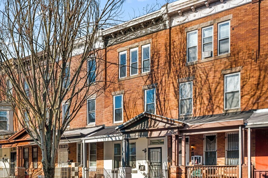 Building Photo - 2250 N Park Ave