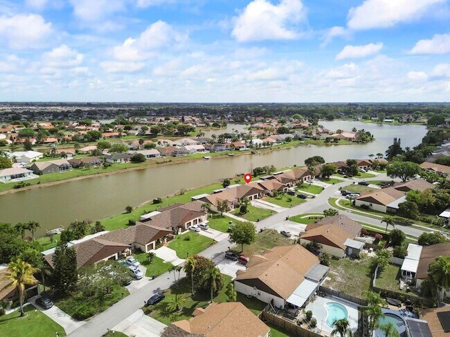 Building Photo - 8495 Lakepoint Ct