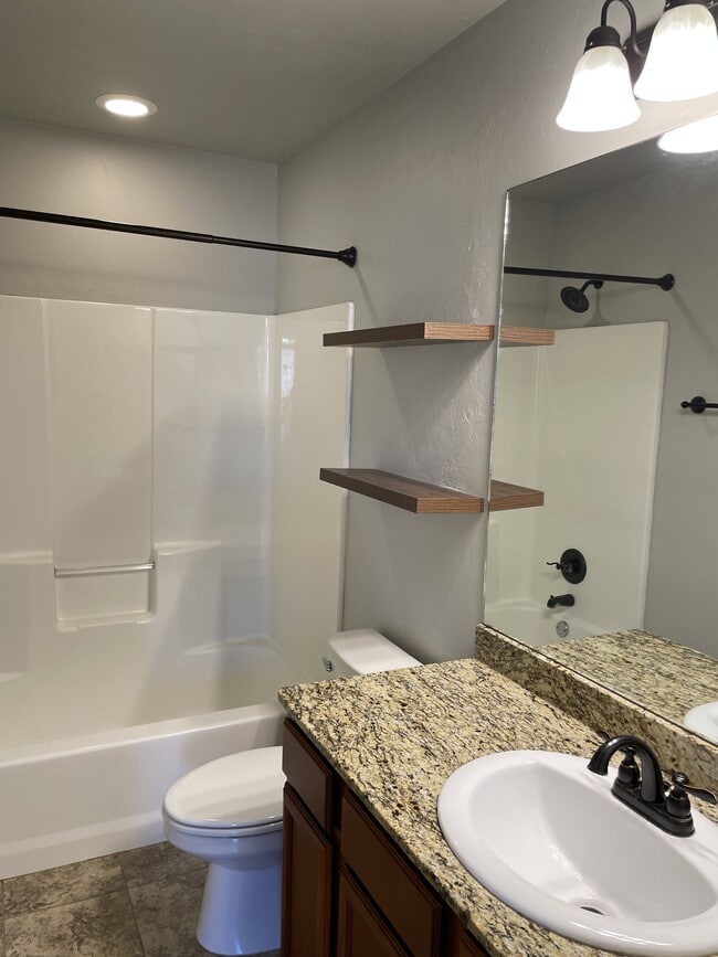 Building Photo - 133 Ashley Dr