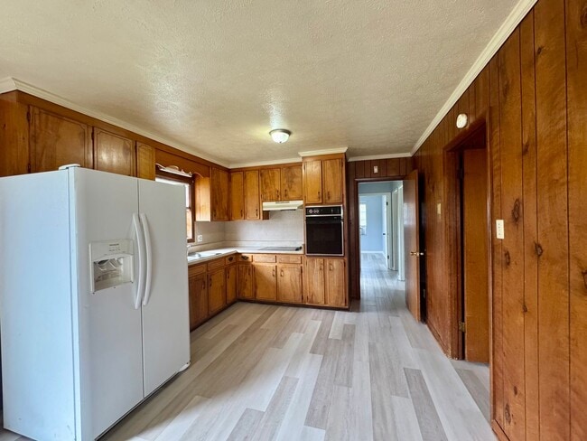 Building Photo - Pleasant 3/1 Brick Home in Rural Marianna