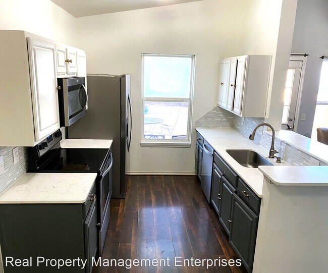 Building Photo - 3 br, 2 bath House - 15601 Acacia Rd