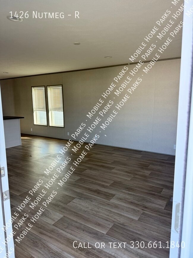 Building Photo - 1426 Nutmeg-R