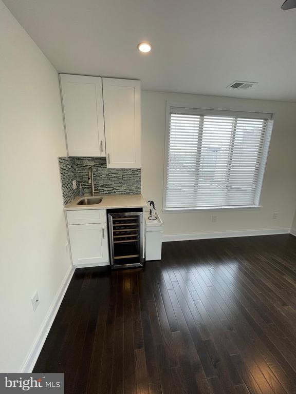 Building Photo - 2304 Alter St