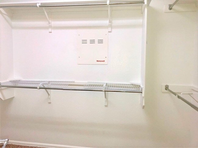 Building Photo - 352 King Elder Ln