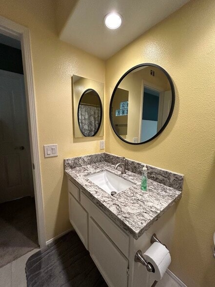 Bathroom #2 - 3 Alicante