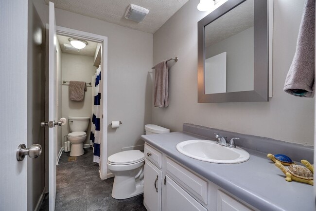 Building Photo - COME SEE THIS BEAUTY!