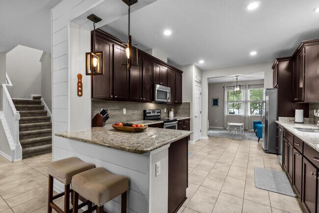 Building Photo - Spacious Home in Prime Location!