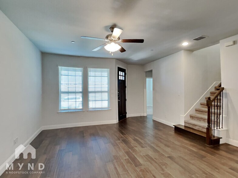 Building Photo - 5568 Kilmer Dr