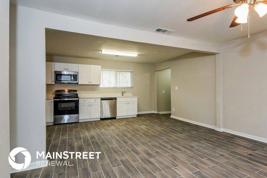 Building Photo - 3715 Meadowview Dr