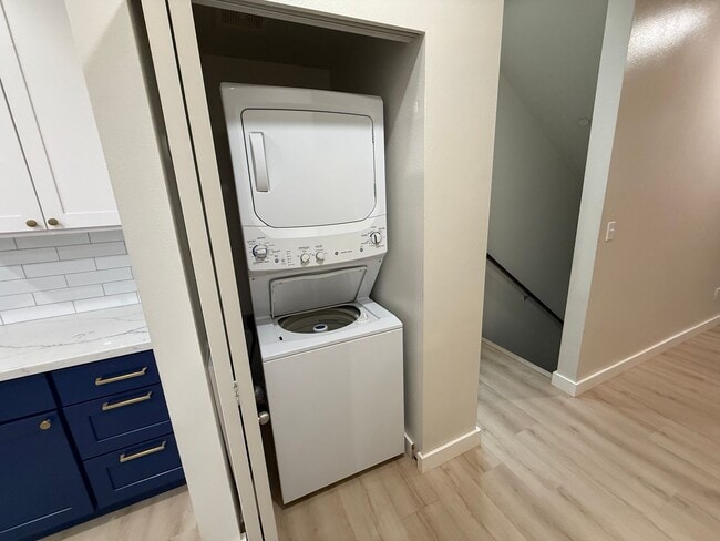 Building Photo - 19102 20th Dr SE