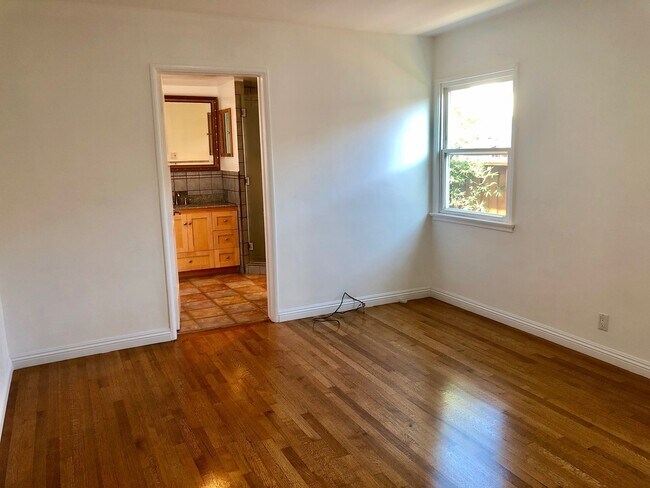 Building Photo - 1727 Franklin St