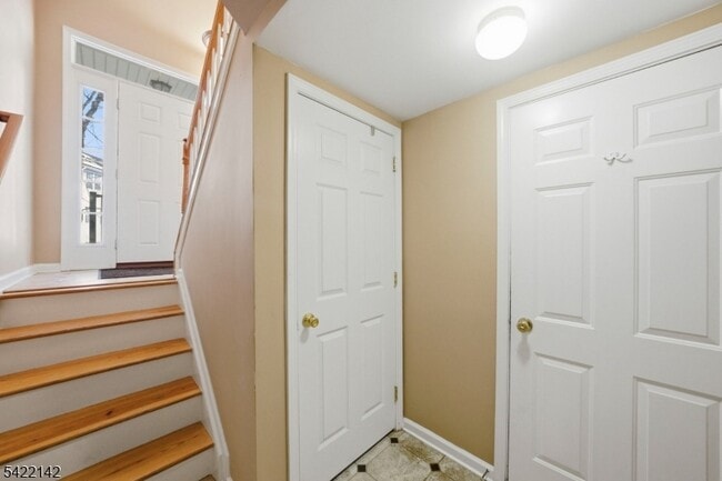 Building Photo - 154 George Russell Way