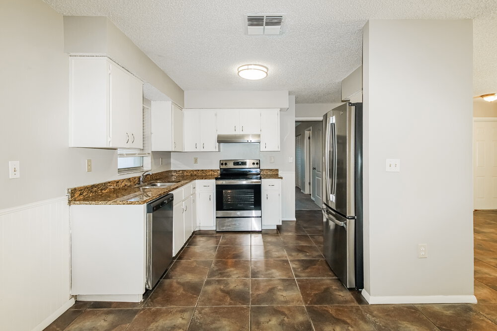 Building Photo - 11103 Mayflower Rd