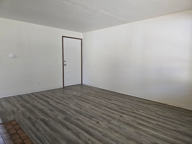 Building Photo - 7710 Burgess Ave W