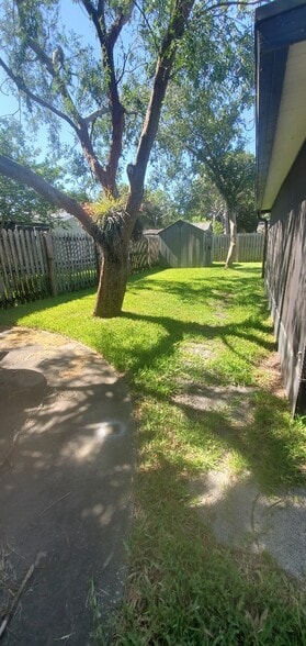 backyard - 6785 Sandwater Trl N