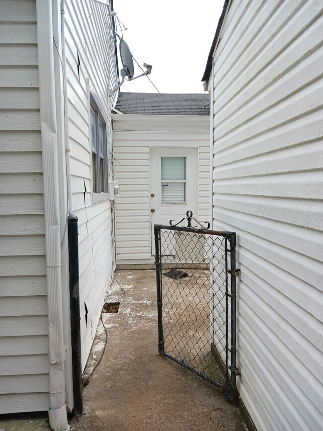 Building Photo - 6076 Atlanta Hwy
