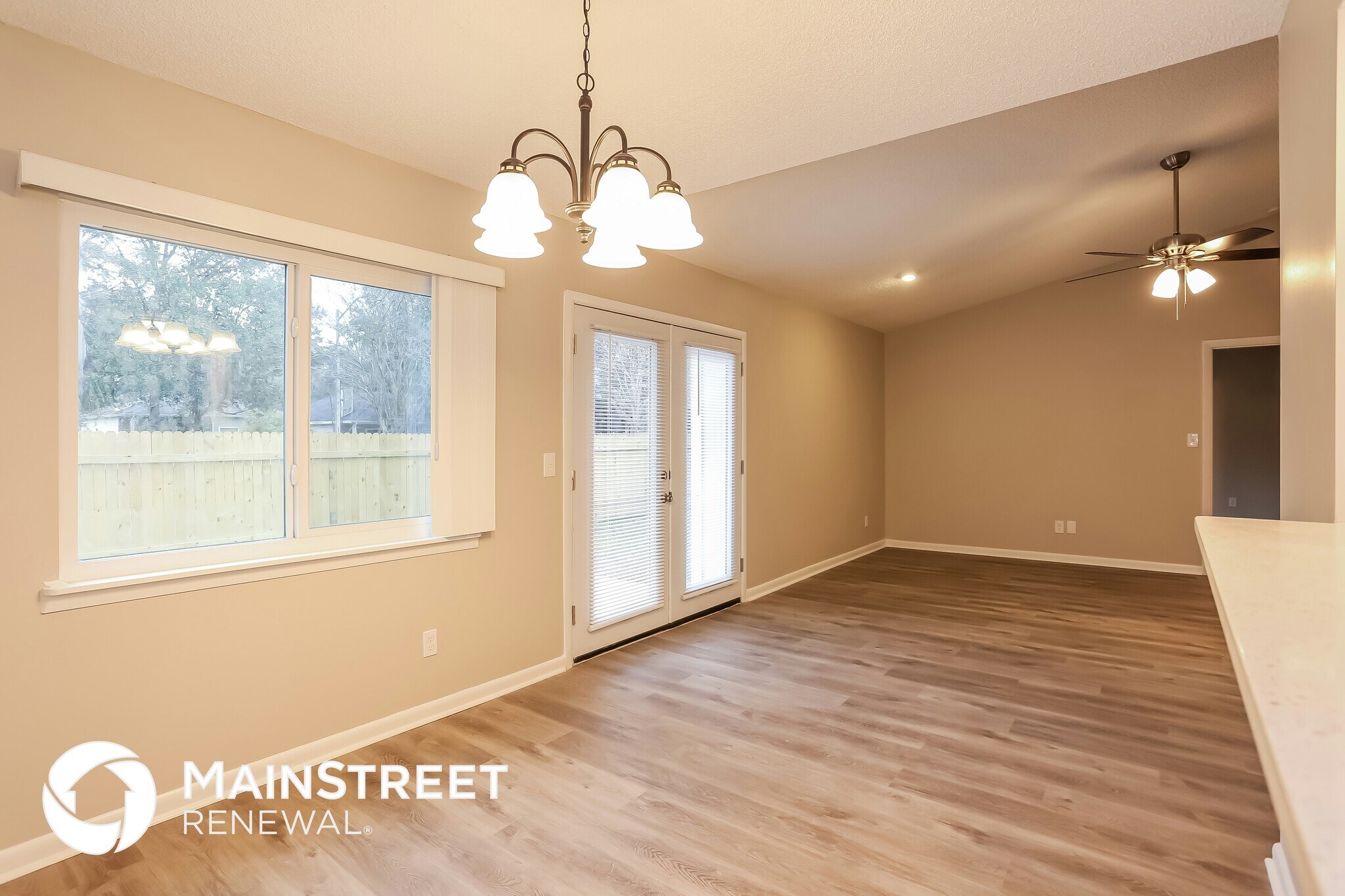 Building Photo - 10805 Naples Ct S