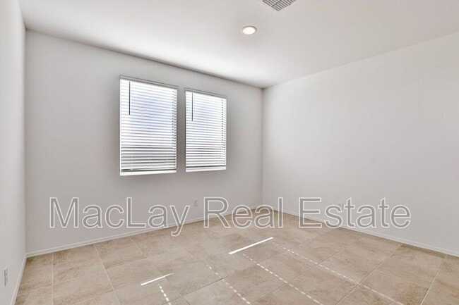 Building Photo - 1133 W Descanso Canyon Dr