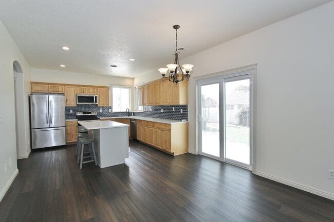Building Photo - 2047 S Ice Bear Way
