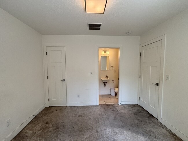 Building Photo - 3883 Komenda Ct