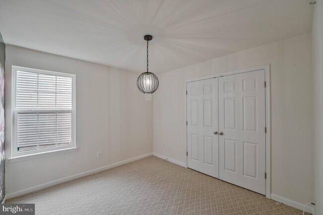 Building Photo - 3461 Eagle Ridge Dr