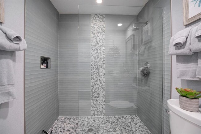 Building Photo - 14041 Bellagio Way