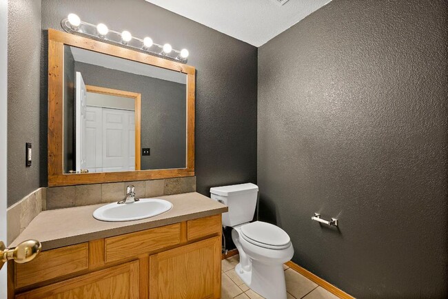 Building Photo - Spacious 4-Bedroom Olympia Home with A/C, ...