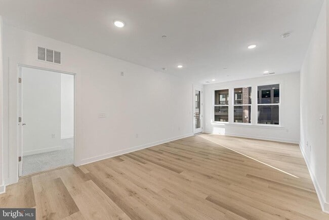 Building Photo - 21731 Dovekie Ter